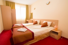 Room 02