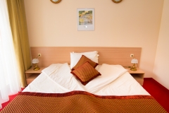 Room 01
