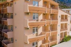 lara-canj-29-371x400-Copy-2