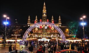 Божиќен пазар во Виена