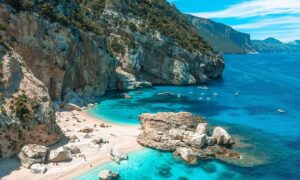 Лето на Сардинија – Италија 2026